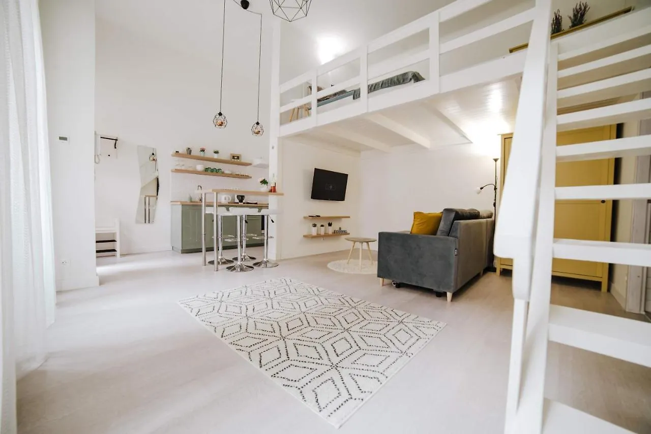 בודפשט Comfy Apartment With Ac At New York Cafe 0*,  הונגריה