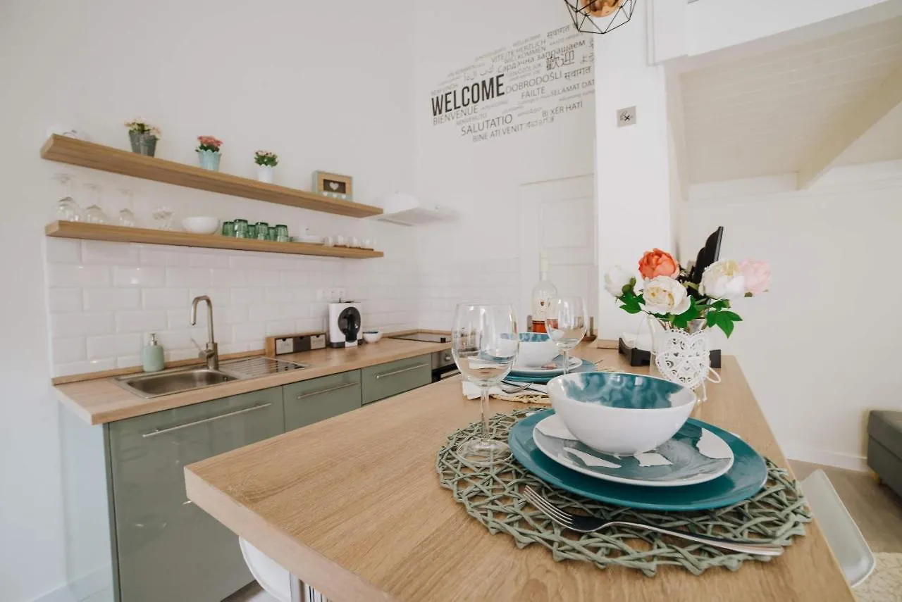 Comfy Apartment With Ac At New York Cafe Budapest
