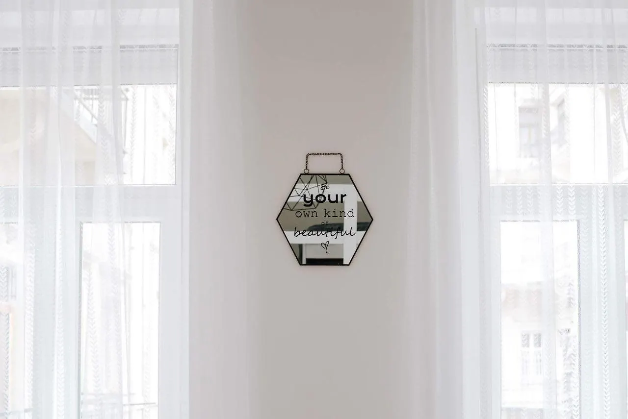 Comfy Apartment With Ac At New York Cafe Budapest 0*,