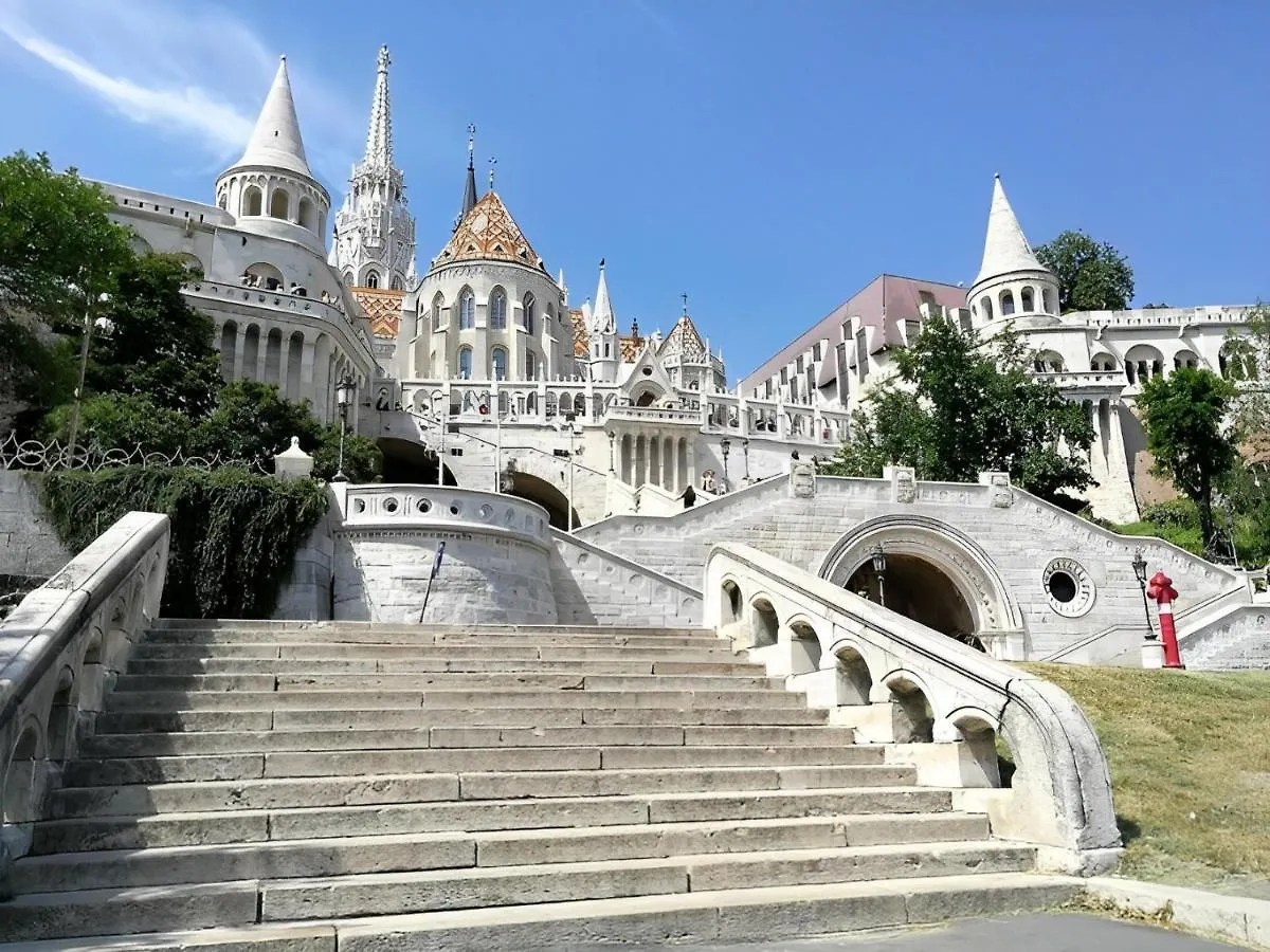 Comfy Apartment With Ac At New York Cafe Budapest 0*,